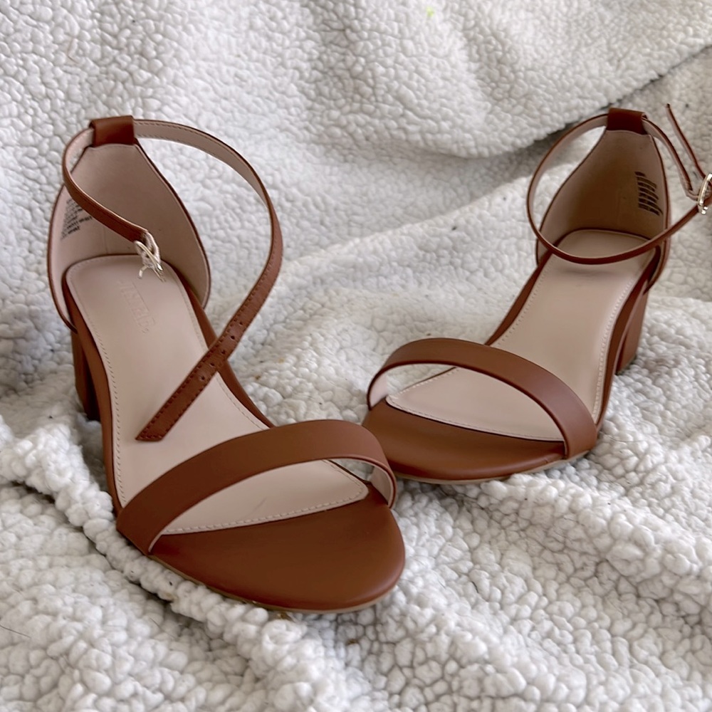 Justfab dress sandals. Noura size 7